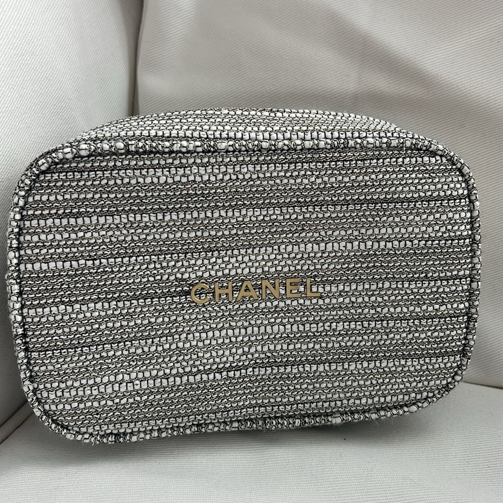 Chanel tweed cosmetic clutch bag
